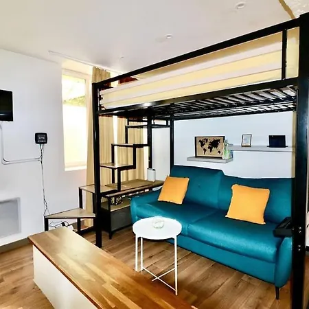 2 Min Du Rer A - Studio Equipe & Jardin - Centre Ville Saint-Germain-en-Laye