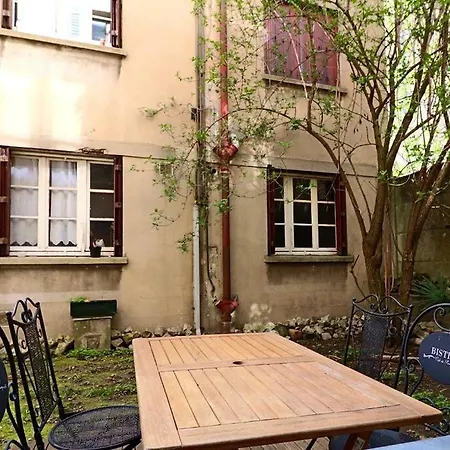 2 Min Du Rer A - Studio Equipe & Jardin - Centre Ville Saint-Germain-en-Laye